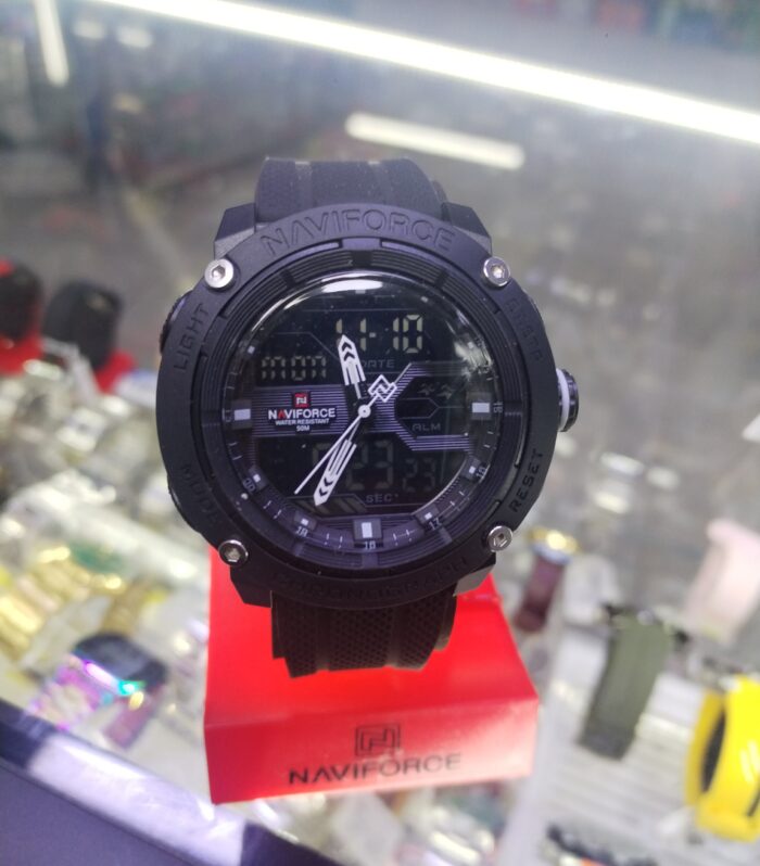 RELOJ NAVIFORCE