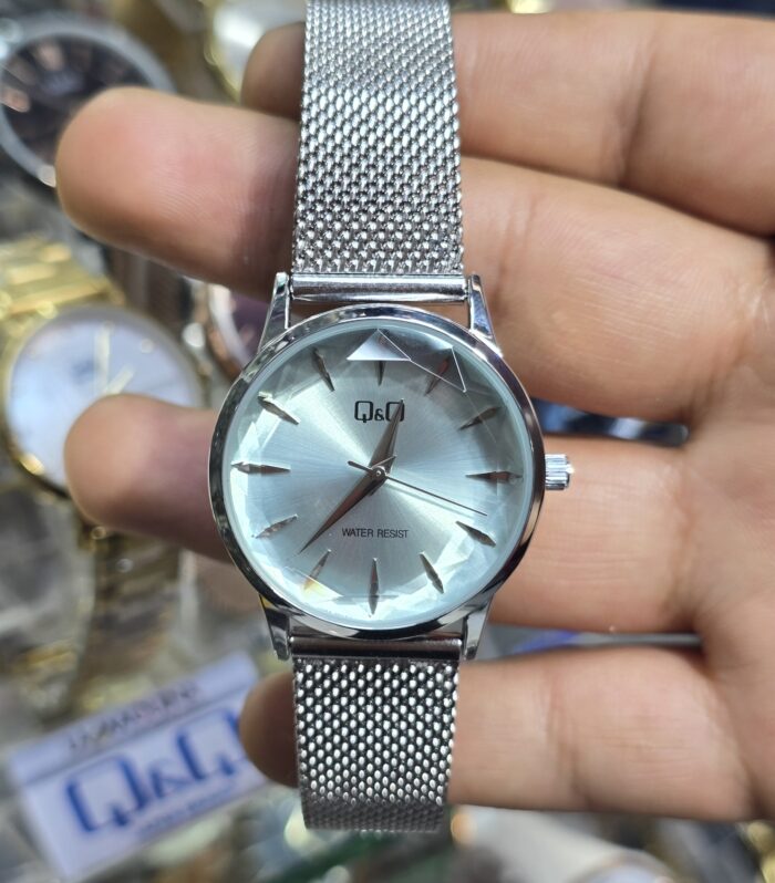 Reloj QyQ QZ01J811Y